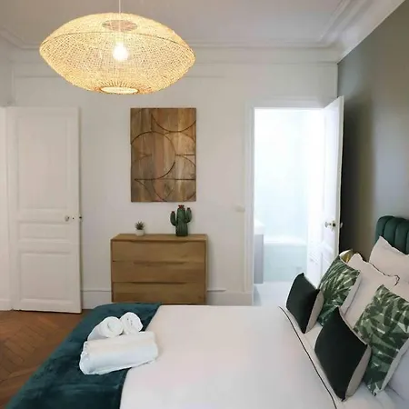 Charming 3 Bedroom Haussmannien Apartment In 17Th Paris Exterior foto
