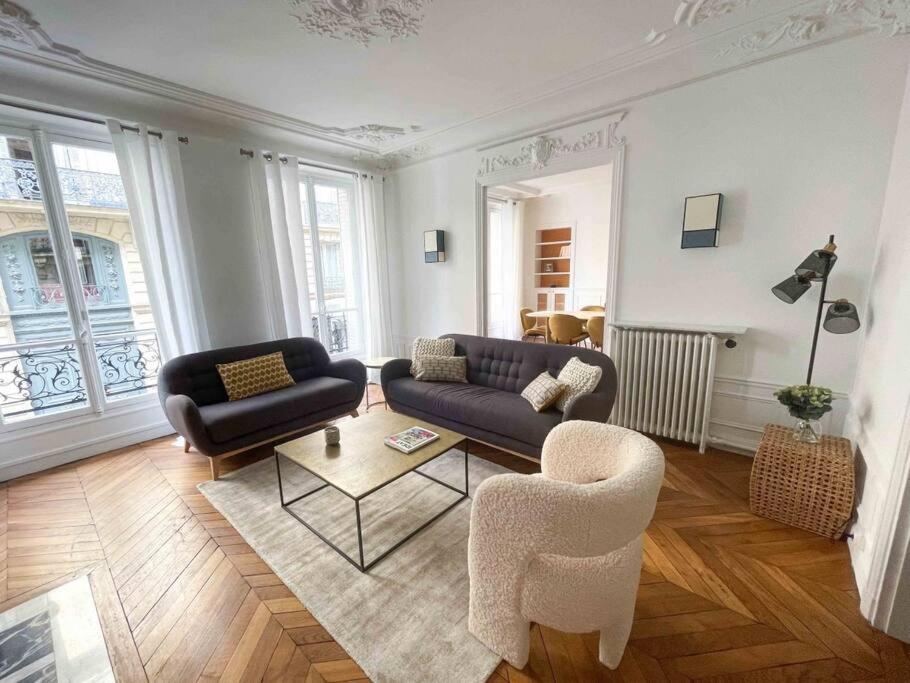 Charming 3 Bedroom Haussmannien In 17th Apartamento